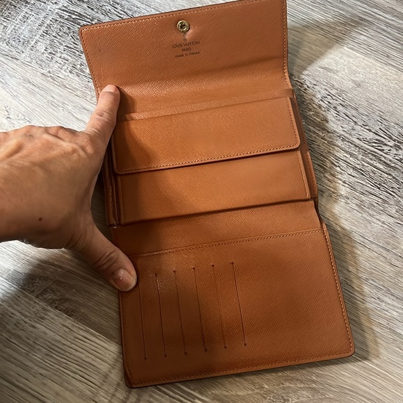 SOLD during live!! Pre loved authentic LV long wallet - Picture 5 of 8